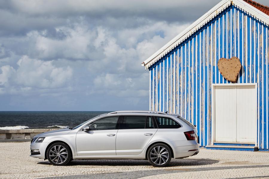  Skoda Octavia Combi Laurin & Klement 4x4 2017 года  (WW) (фото 6 из 9)